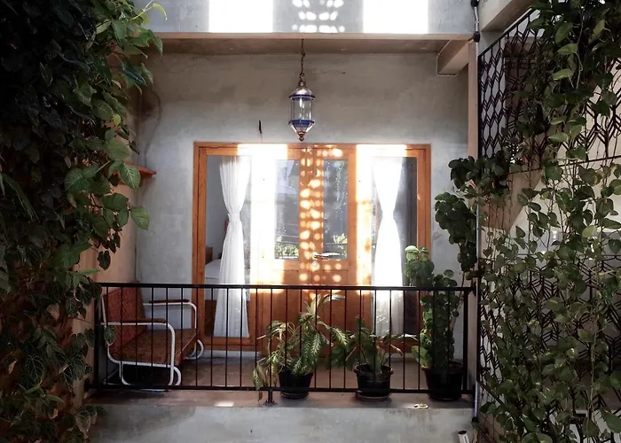Pawon Cokelat Guesthouse